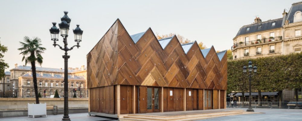 Ce bâtiment est entièrement construit en matériaux de réemploi